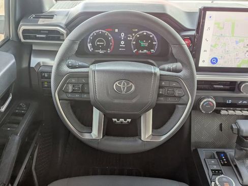 Used 2025 Toyota Tacoma TRD Sport AWD/4WD image 15