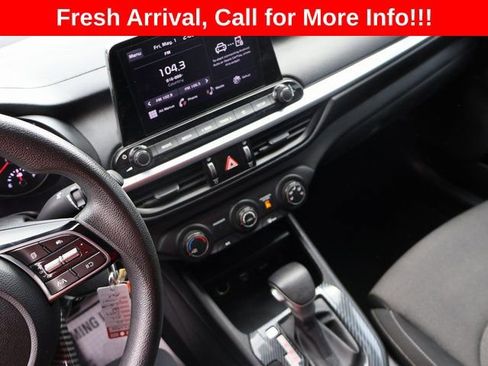 Used 2022 Kia Forte LXS w/ LXS Technology Package FWD image 19