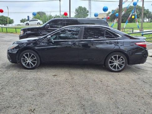 Used 2017 Toyota Camry XSE image 4