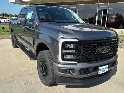 New 2025 Ford F250 Lariat w/ Black Appearance Package