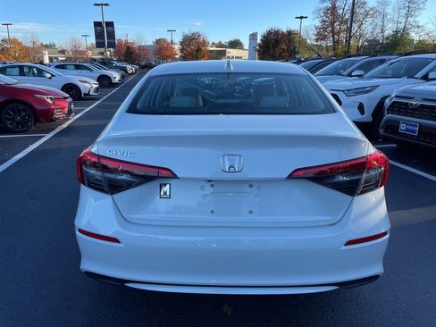 Used 2023 Honda Civic EX image 7