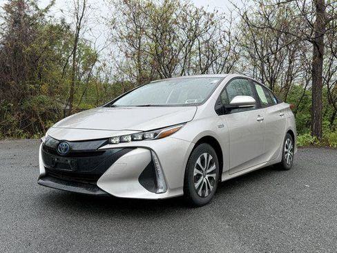 Certified 2022 Toyota Prius Prime LE FWD image 1