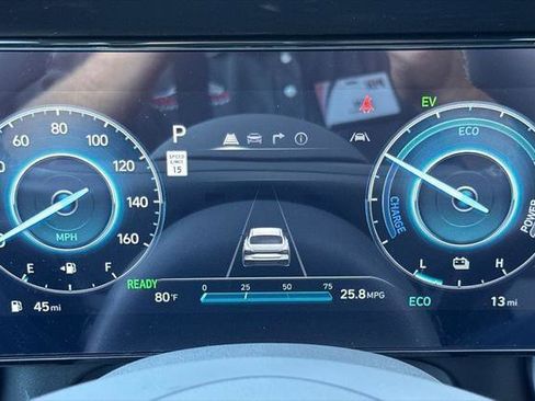 New 2025 Hyundai Elantra SEL image 22