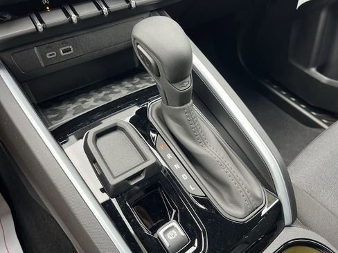 New 2025 Chevrolet Colorado W/T image 17