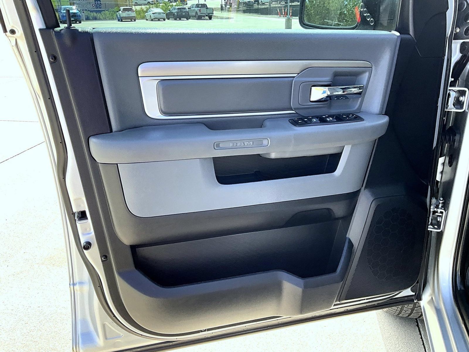Used 2018 RAM 1500 Big Horn AWD/4WD image 9