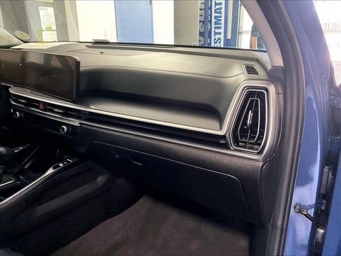 Used 2024 Kia Sorento S w/ Panoramic Sunroof Package AWD/4WD image 13