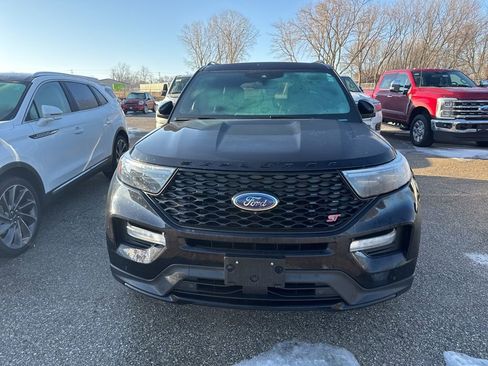Used 2020 Ford Explorer ST image 2