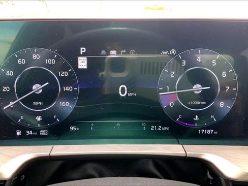 Certified 2025 Kia Telluride SX Prestige X-Line AWD/4WD image 26