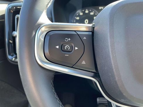 Used 2022 Volvo XC40 T4 R-Design w/ Advanced Package image 12