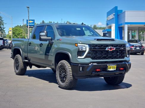 New 2026 Chevrolet Silverado 2500 ZR2 AWD/4WD image 2