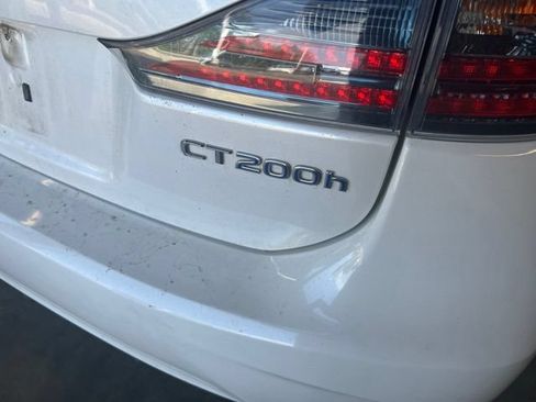 Used 2015 Lexus CT 200h w/ Navigation Package FWD image 11