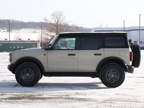 New 2025 Ford Bronco Badlands image 5