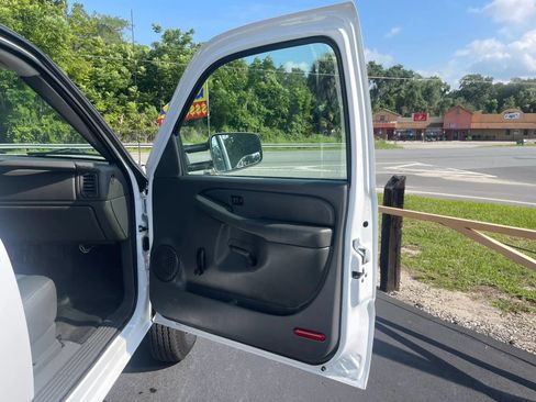 Used 2004 Chevrolet Silverado 3500 4x4 Extended Cab w/ Heavy-Duty Power Package image 13