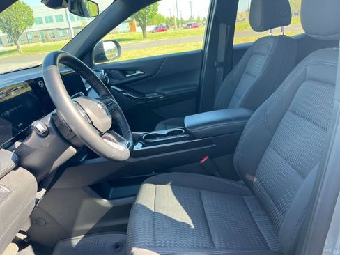 Used 2025 Chevrolet Equinox LT image 28