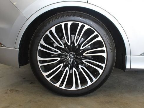 Used 2022 Lincoln Aviator Black Label w/ Dynamic Handling Package AWD/4WD image 28