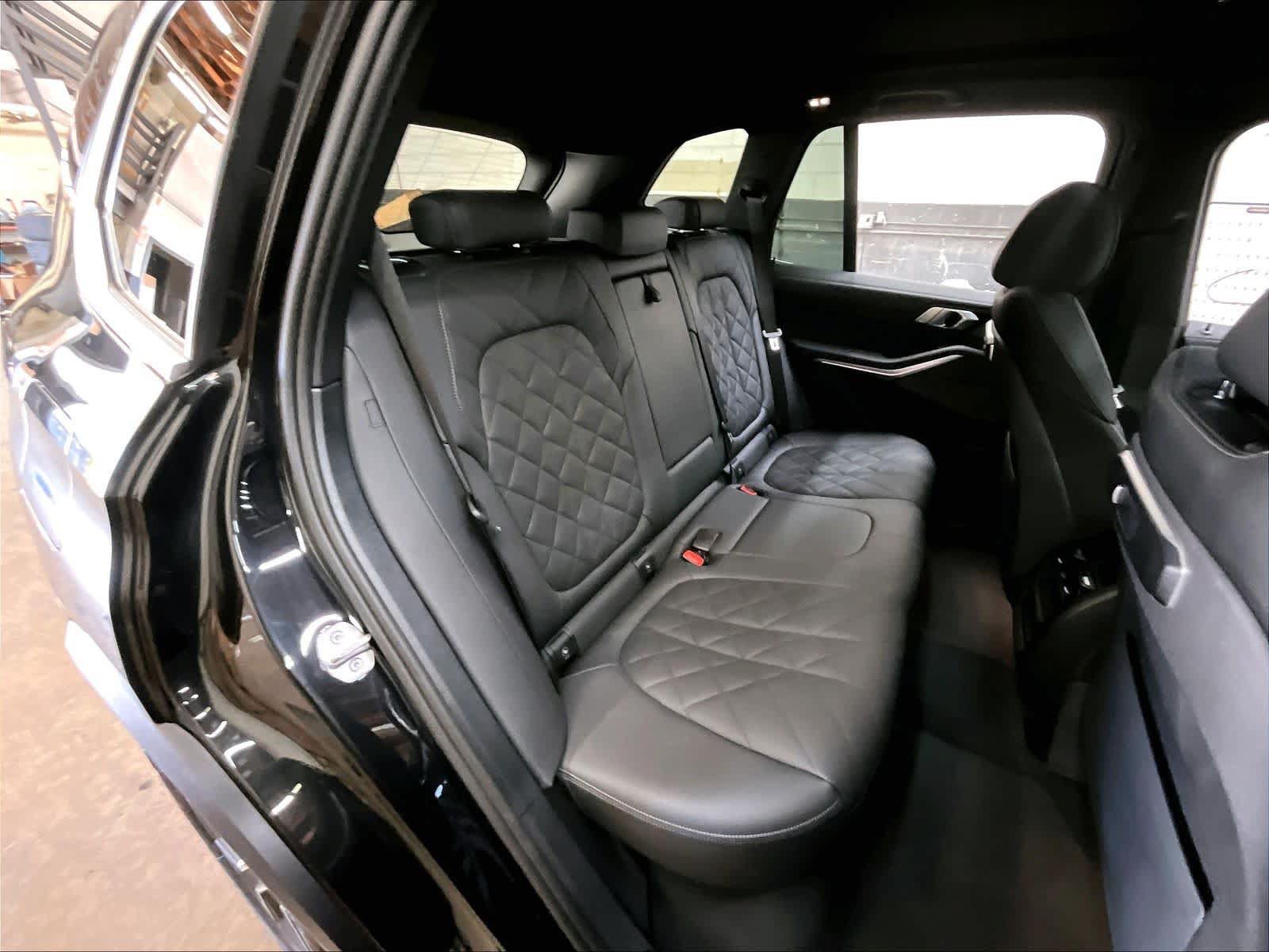 Used 2025 BMW X5 xDrive40i AWD/4WD image 29
