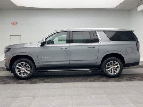 New 2026 Chevrolet Suburban Premier AWD/4WD image 2