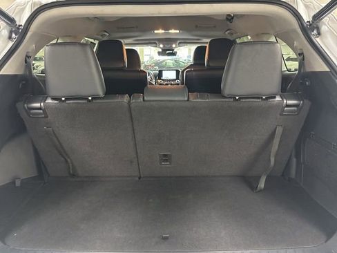 Used 2023 Toyota Highlander XLE image 14