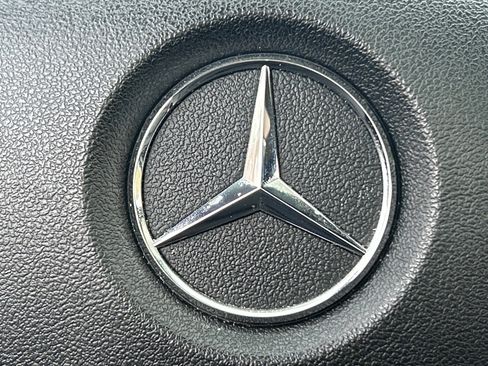 Used 2009 Mercedes-Benz C 300 4MATIC Sedan image 30