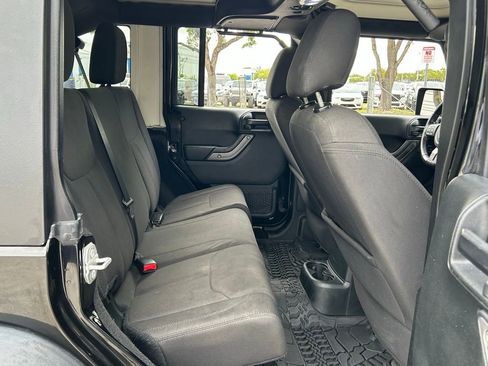 Used 2018 Jeep Wrangler Unlimited Sport S AWD/4WD image 33