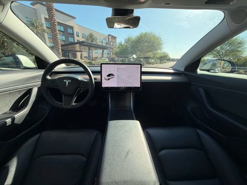 Used 2020 Tesla Model 3 Standard Range RWD image 12