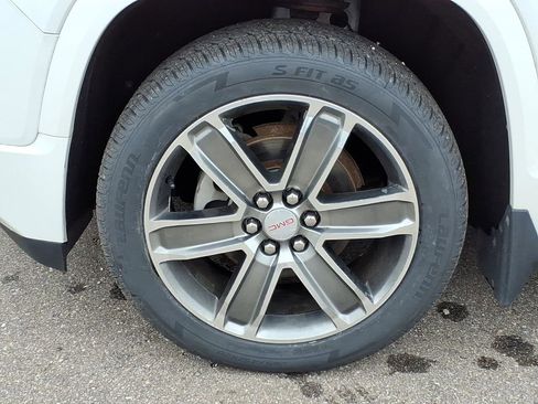 Used 2019 GMC Acadia Denali w/ Technology Package AWD/4WD image 9