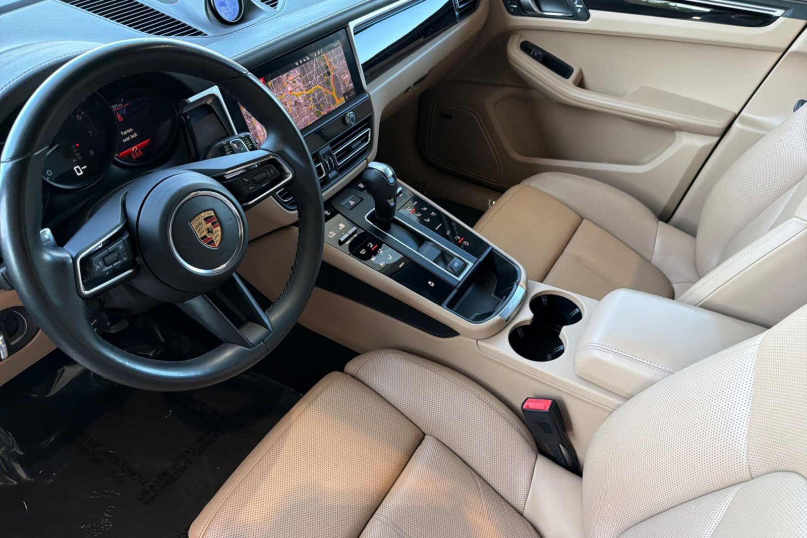 Used 2022 Porsche Macan AWD/4WD image 4