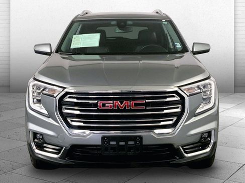 Used 2024 GMC Terrain SLT AWD/4WD image 2