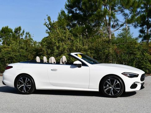 Used 2025 Mercedes-Benz CLE 300 4MATIC Cabriolet image 8