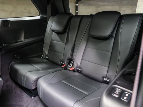 Used 2025 Mercedes-Benz GLS 450 4MATIC image 19