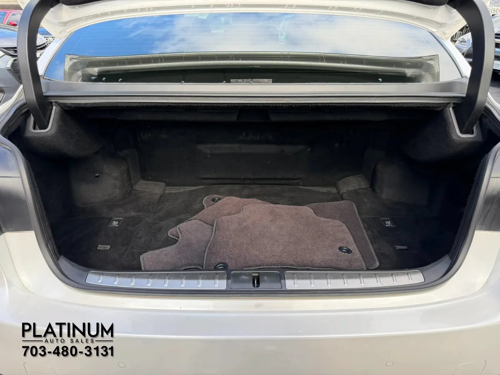 Used 2023 Lexus LS 500h AWD w/ Luxury Package image 24