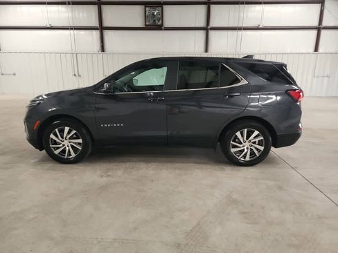 Used 2023 Chevrolet Equinox LT image 2