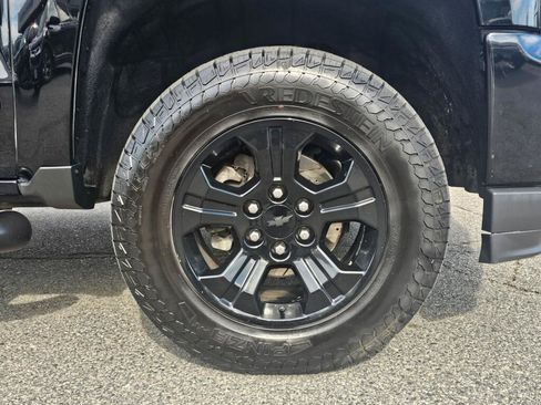 Used 2016 Chevrolet Silverado 1500 LT w/ Midnight Edition AWD/4WD image 10