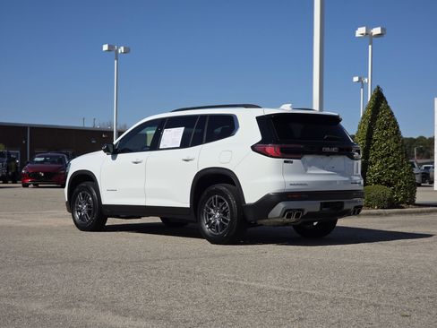 Used 2025 GMC Acadia Elevation image 3