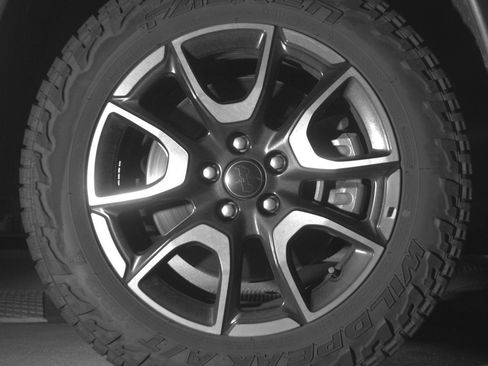 Used 2025 Jeep Compass Trailhawk image 13