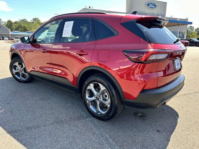 Used 2025 Ford Escape ST-Line Select AWD/4WD image 8