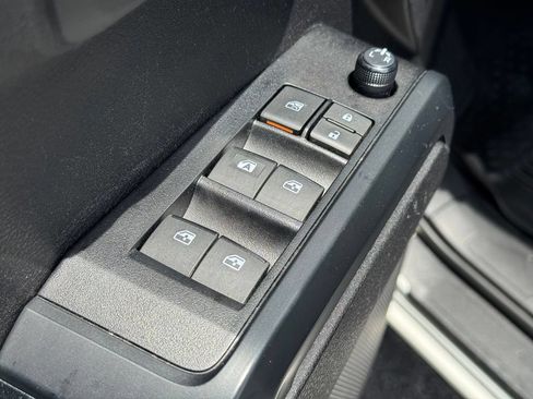 Used 2021 Toyota Tacoma SR AWD/4WD image 13