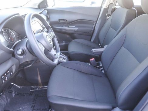 Used 2025 Nissan Kicks Play S image 17