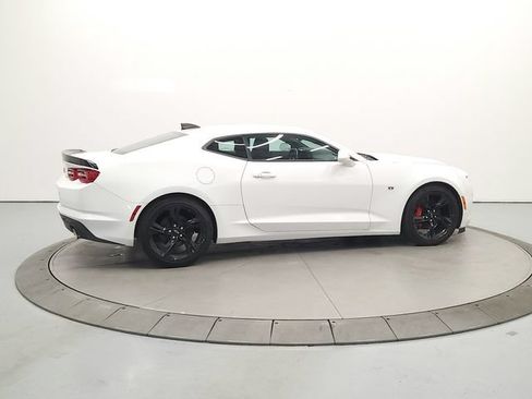 Used 2021 Chevrolet Camaro LT w/ Technology Package RWD image 8