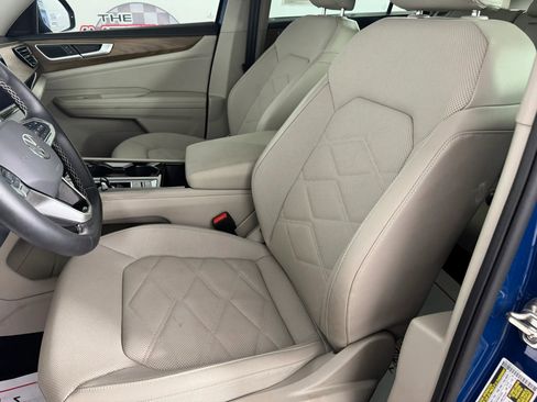 Used 2025 Volkswagen Atlas SE w/ Panoramic Sunroof Package image 37