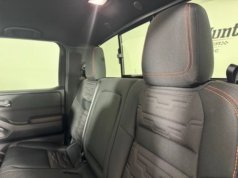 Used 2025 Nissan Frontier PRO-4X AWD/4WD image 37