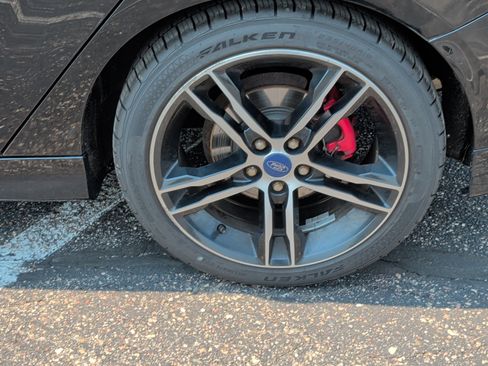 Used 2016 Ford Focus ST w/ Equipment Group 402A FWD image 5