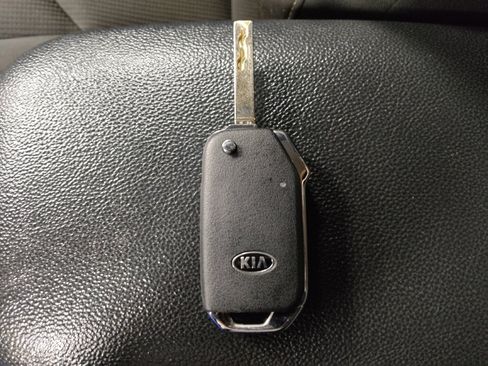 Used 2020 Kia Forte LXS image 32