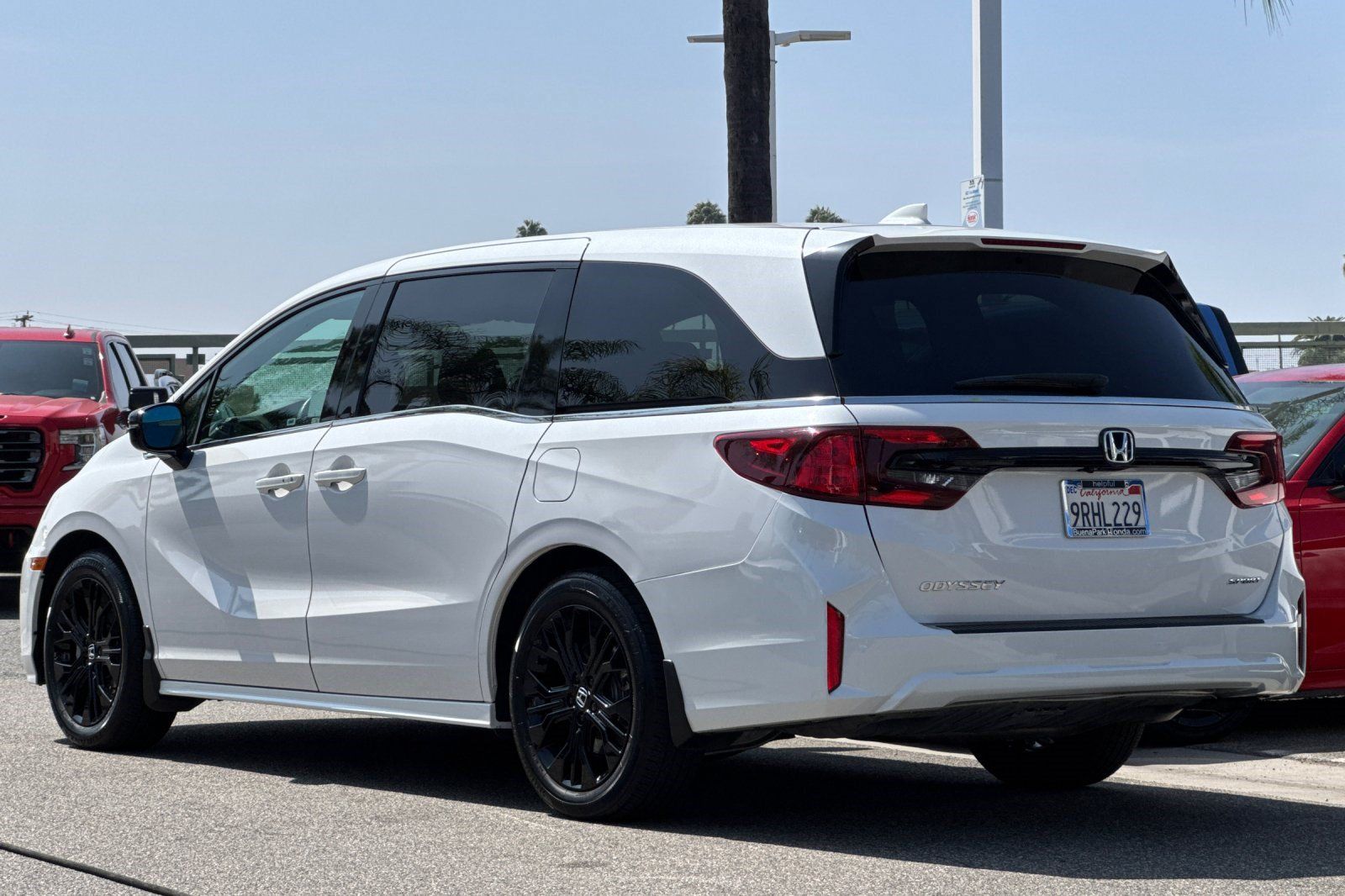 Used 2025 Honda Odyssey Sport-L image 3