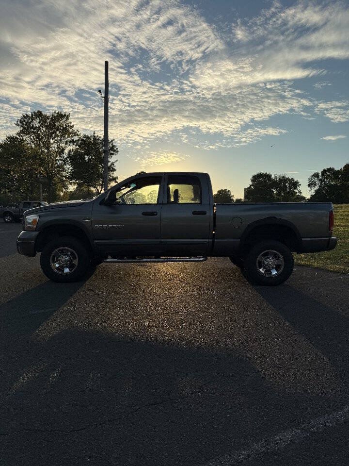 Used 2006 Dodge Ram 2500 Truck SLT AWD/4WD image 4
