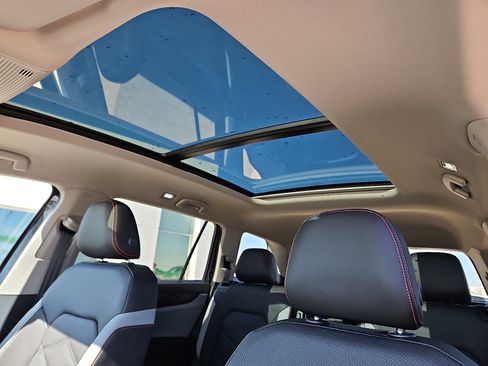 New 2026 Volkswagen Atlas Peak Edition image 16