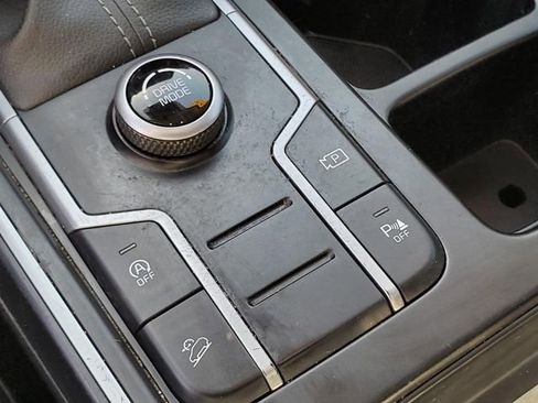 Used 2022 Kia Sorento S w/ Panoramic Sunroof Package FWD image 24