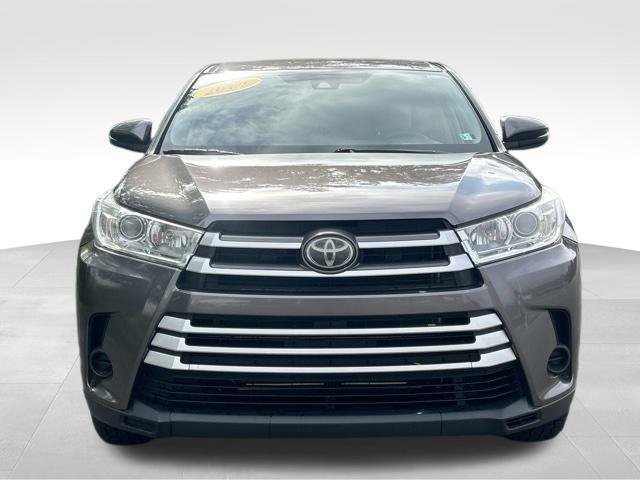 Used 2019 Toyota Highlander LE AWD/4WD image 8