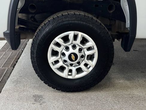 Used 2025 Chevrolet Silverado 2500 LT w/ Convenience Package AWD/4WD image 26