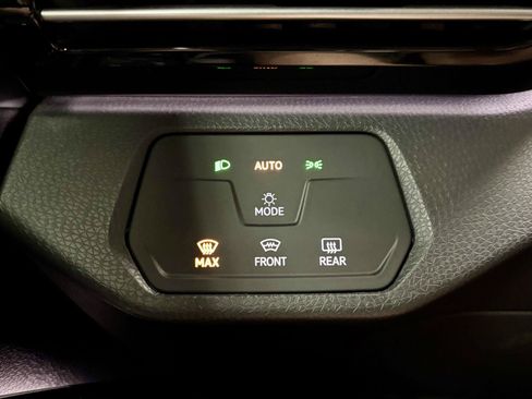 Used 2023 Volkswagen ID.4 Pro AWD/4WD image 24